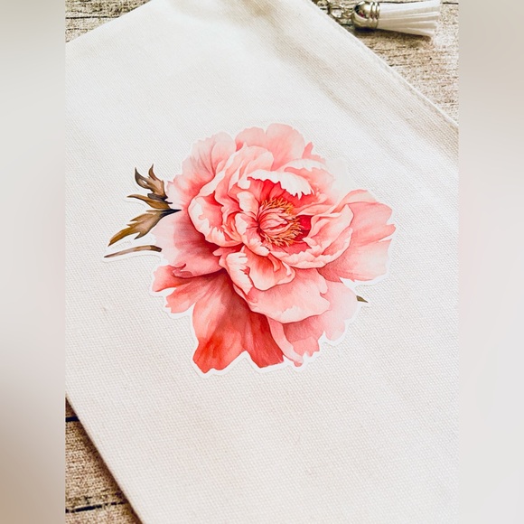 NWT! Set of 2 white cotton canvas zippered pouches. Gorgeous flower vinyl print - Picture 7 of 8